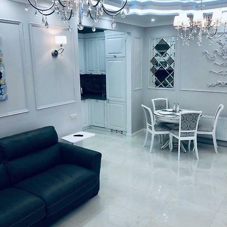 White Apartments In Arcadia オデッサ エクステリア 写真